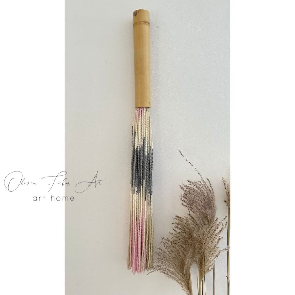 Single tassel hanging on the wall /Grey & Pink